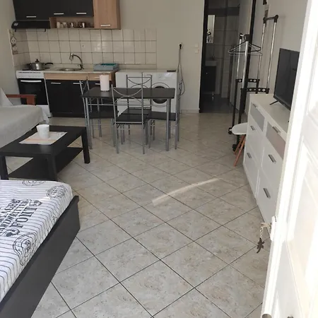 B&g Kalamata Apartamento Faraí